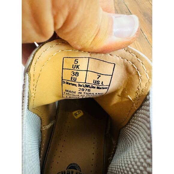 DR MARTENS Vintage Taupe 2976 Women’s Virginia Leather Chelsea Boots NEW sz 7 - Picture 5 of 8